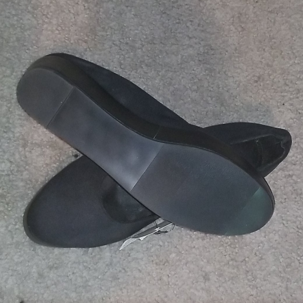 Shoes - Picture 4 of 4